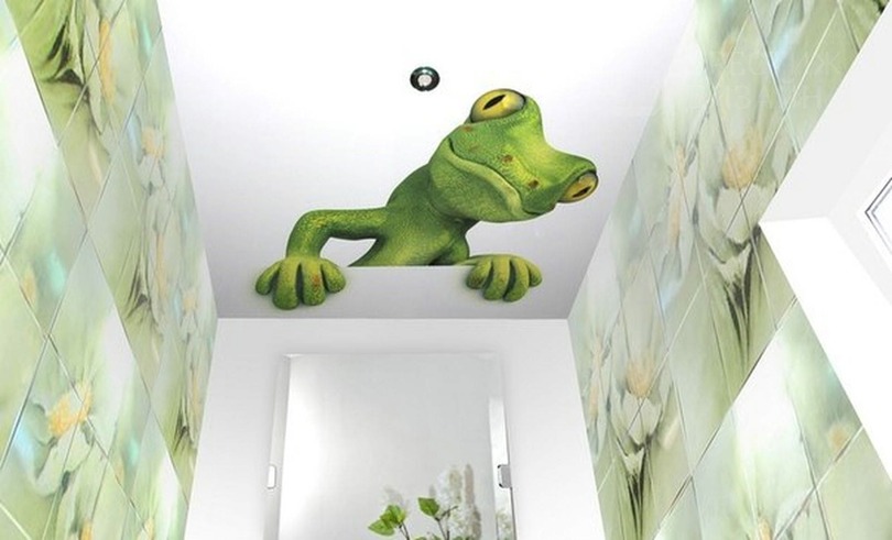 Натяжной потолок с рисунком в ванную